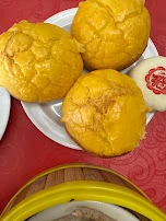 baked custard pineapple bun 焗奶皇菠萝包